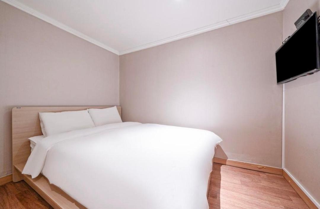 Hotel Mini Busan Bagian luar foto